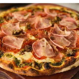 Lunch Carnivora Pizza